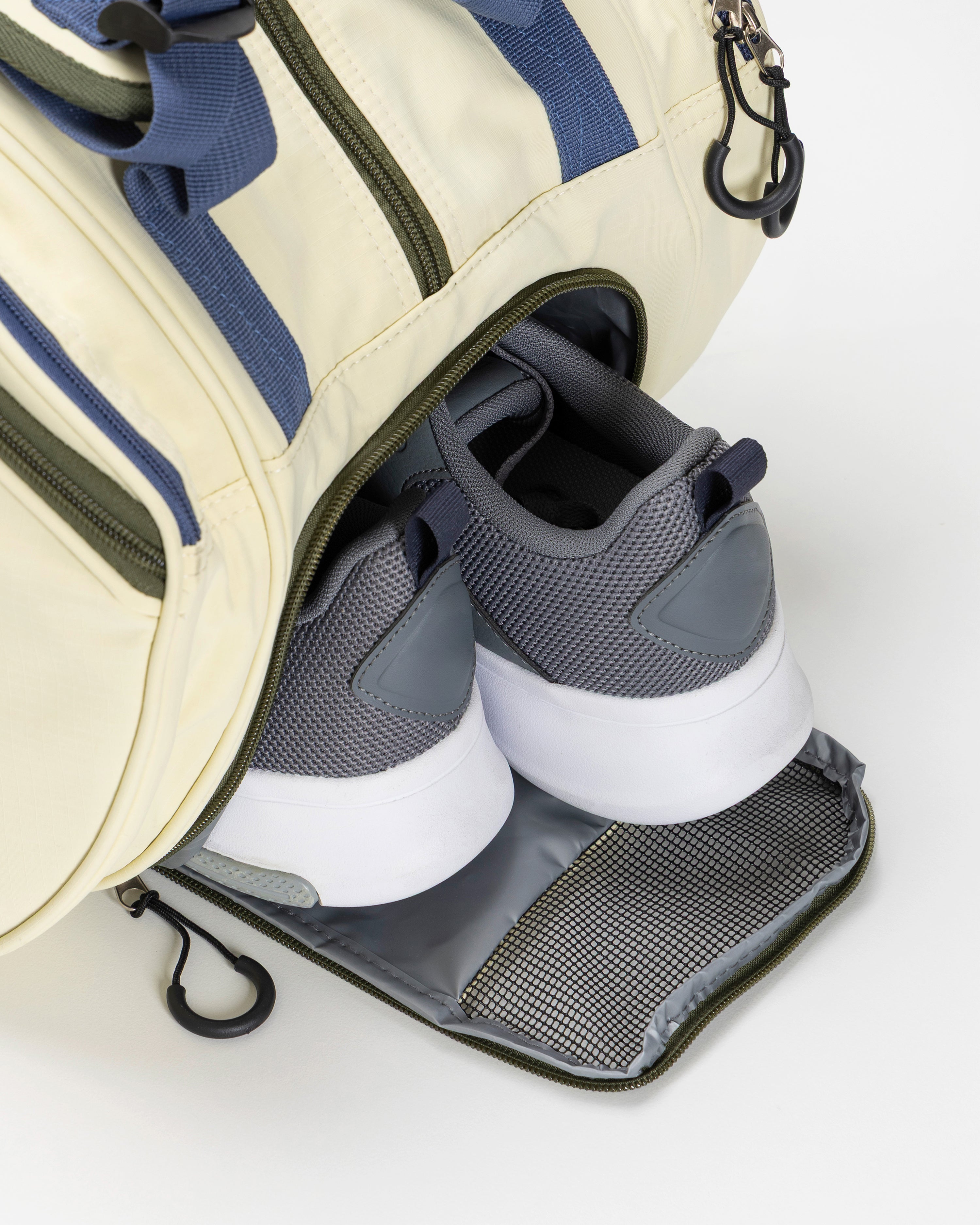 CEEVO Elite Tour Bag in Ivory