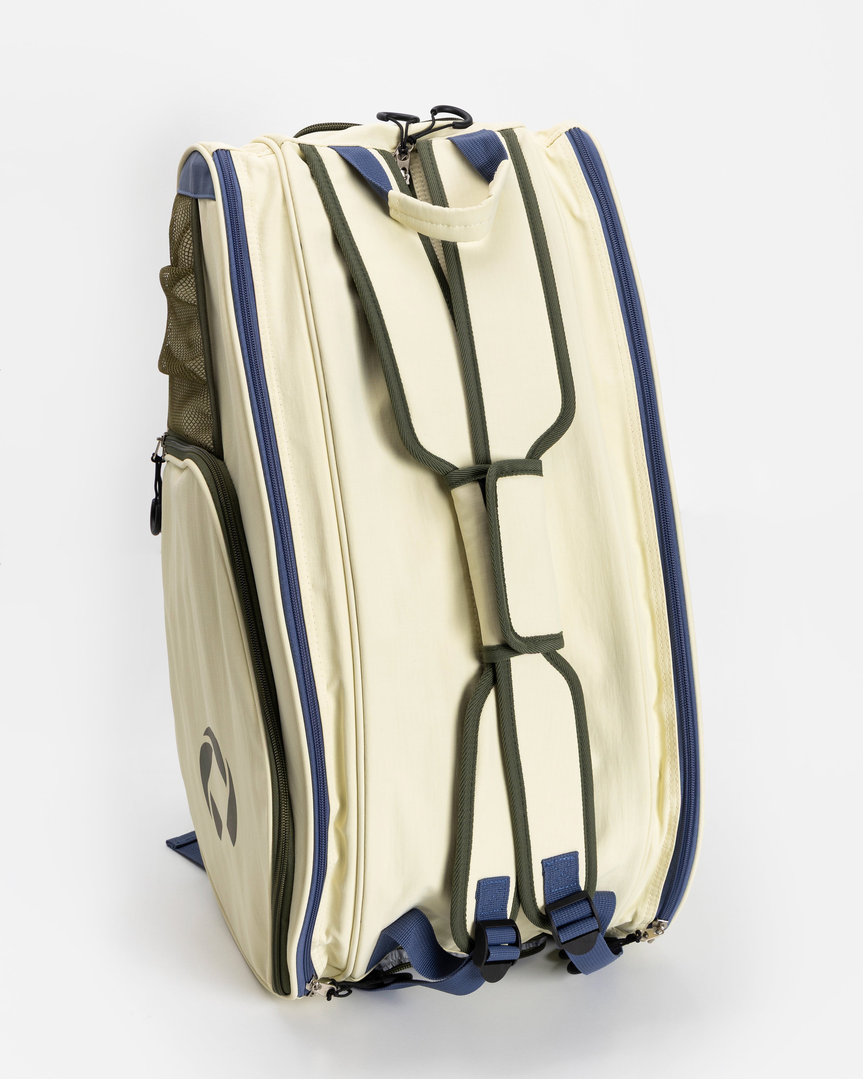 CEEVO Elite Tour Bag in Ivory