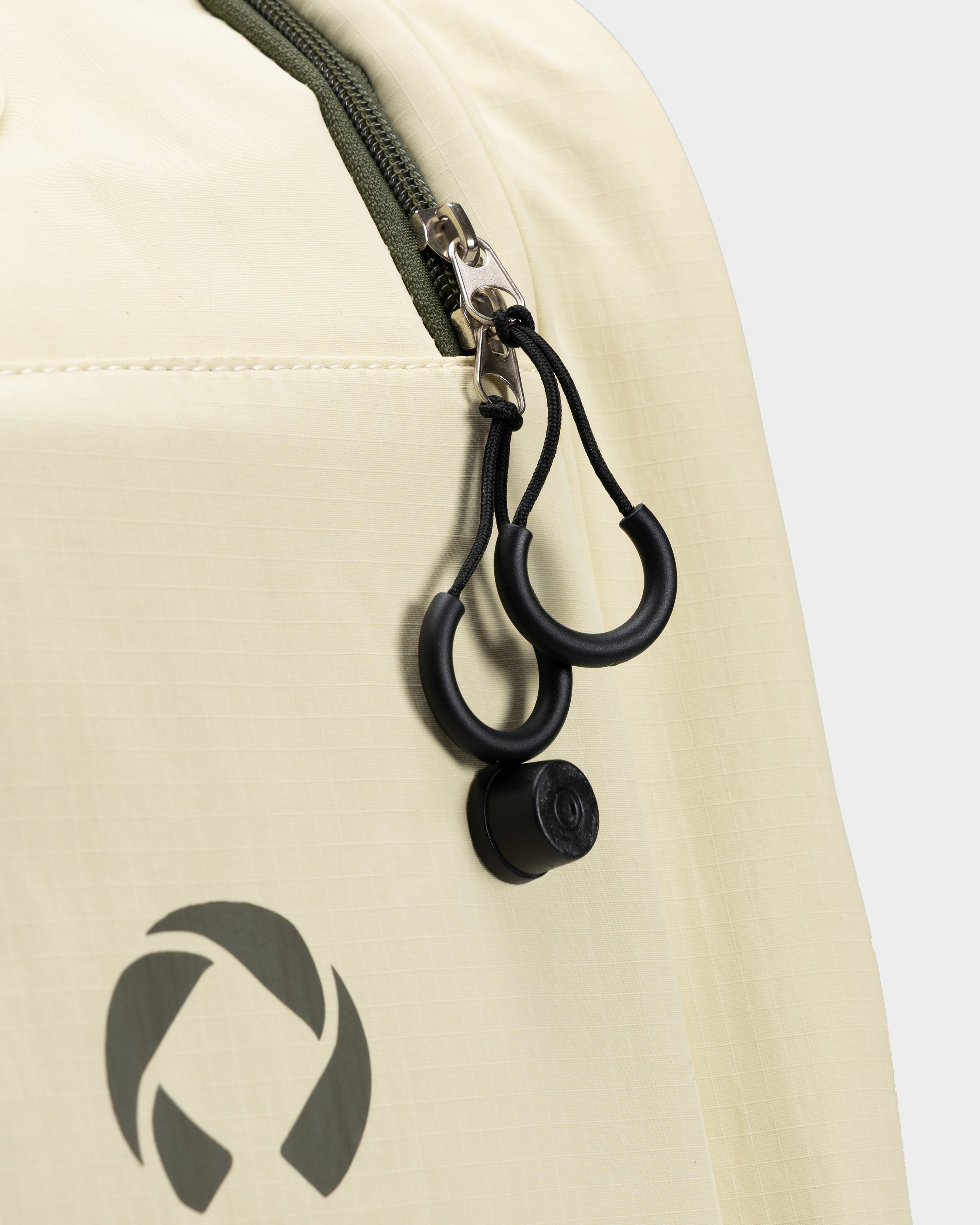 CEEVO Elite Tour Bag in Ivory