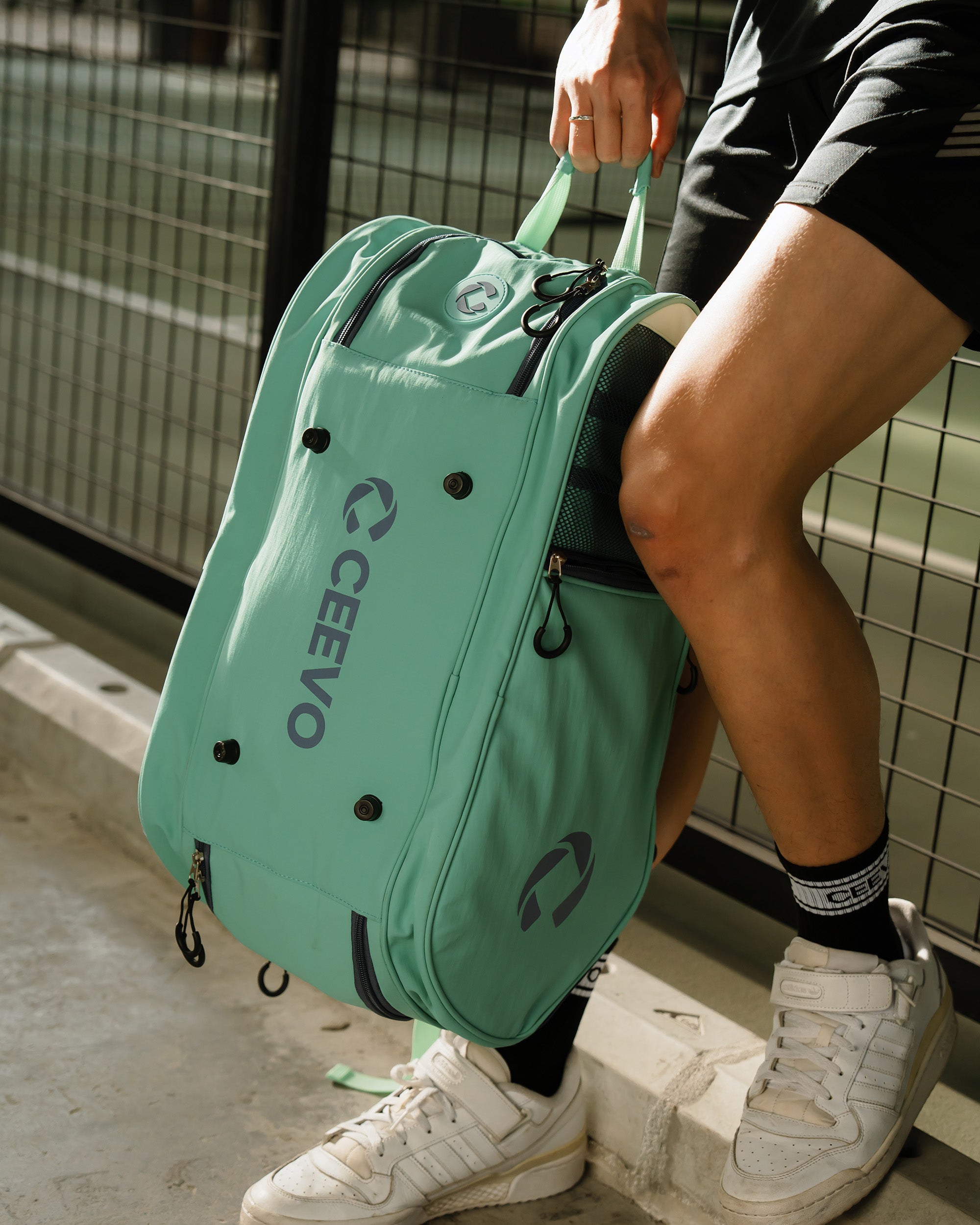 CEEVO Elite Tour Bag in Turquoise